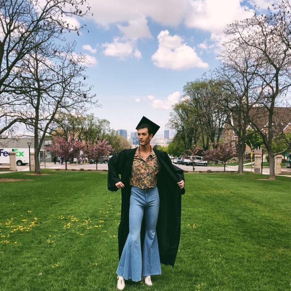 Meet your Posher, Devin